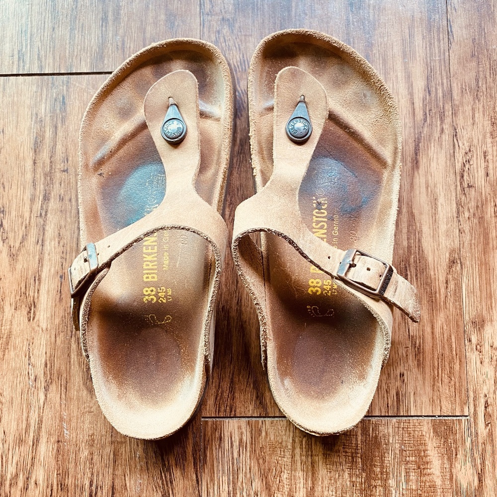 Birkenstock Gizeh sandal in tan, size 38